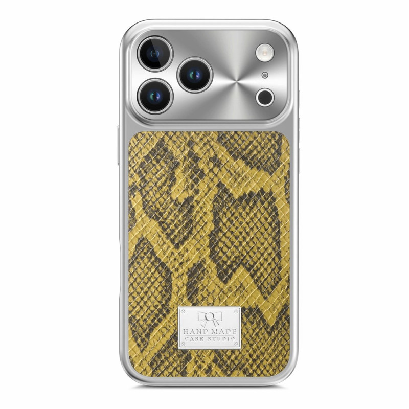 Magnetic iPhone 18 Pro / 17 Pro Case with Snake Design