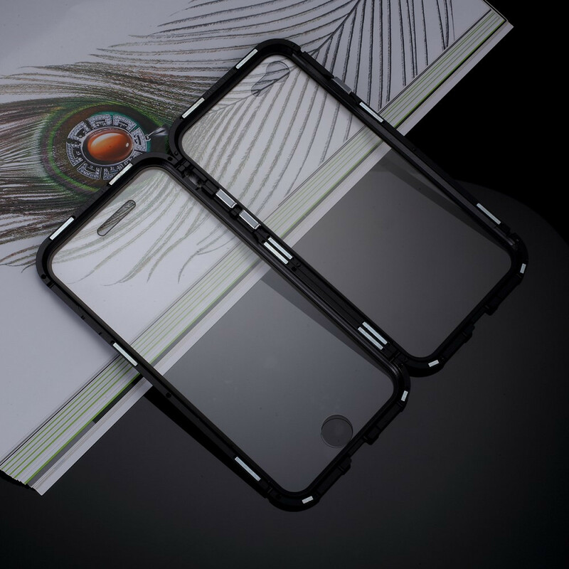 iPhone 8 / 7 fodral av metall och härdat glas